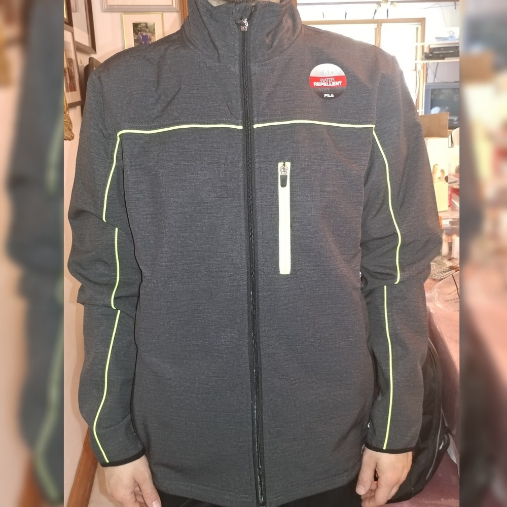 Fila Size Medium Wind & Water Repellent